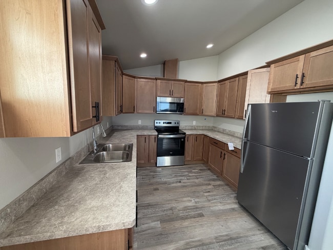 Photo - 1329 Lynn Ave