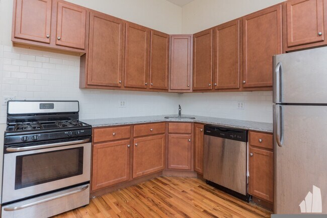 Photo - 2454 N Southport Ave Unidad 1F