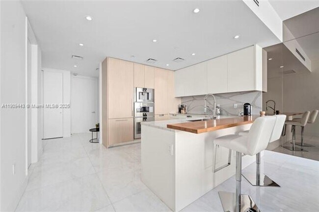 Photo - 15701 Collins Ave Apartamento Unidad 15701 Collins Ave appt 4303