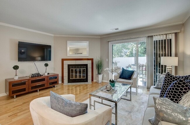 Photo - 1303 Victoria Ter