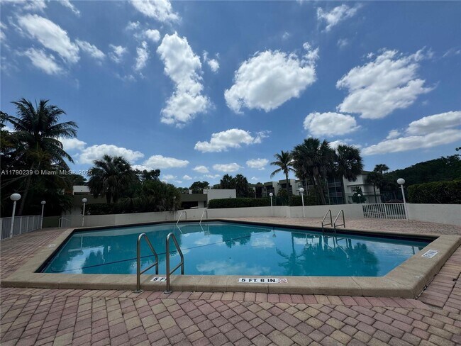 Photo - 4215 N University Dr Condo Unit 315