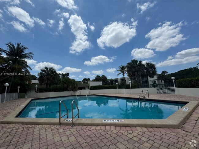 Building Photo - 4215 N University Dr Unit 315 Rental