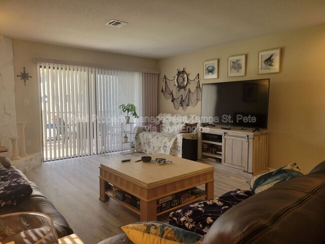 Photo - 12310 Capri Cir N