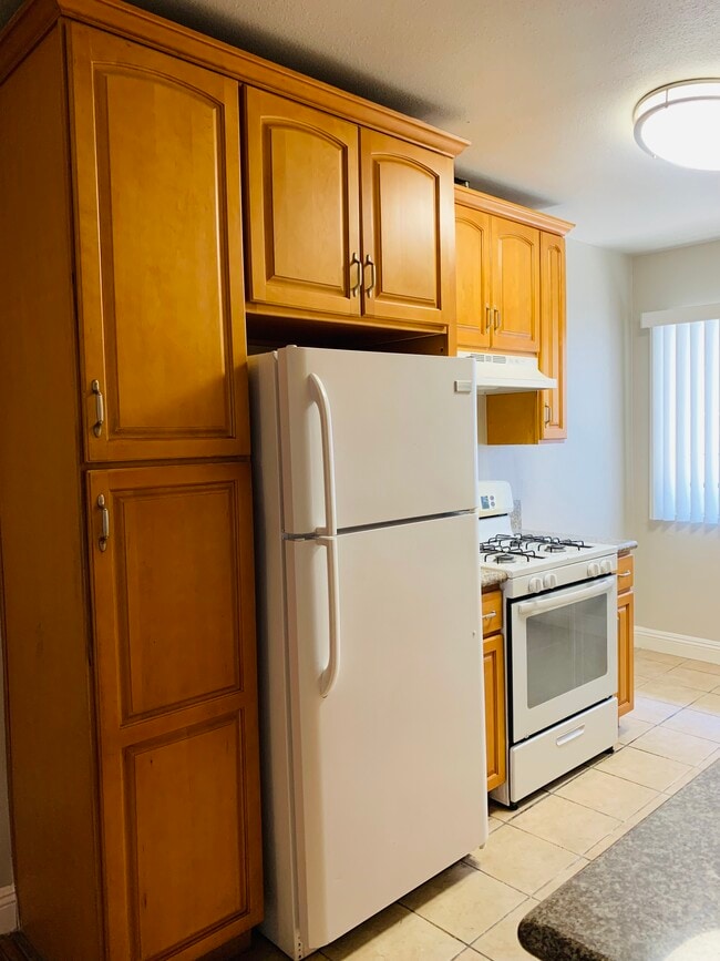 Photo - 4032 Stevely Ave