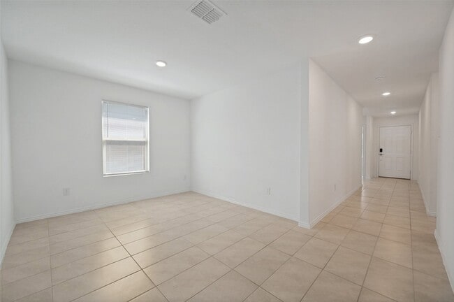 Photo - 14045 Ilderton St