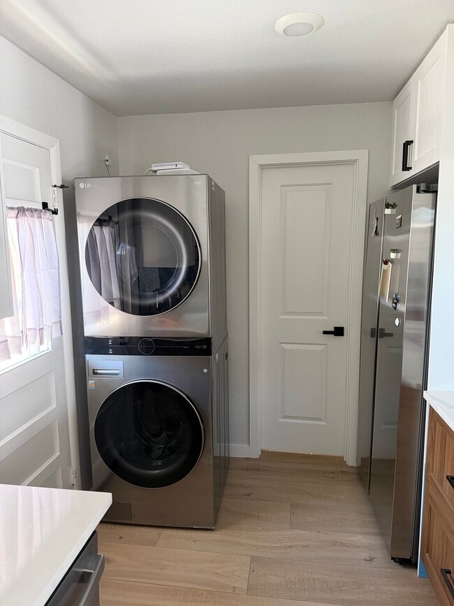 Photo - 3738 Eliot St