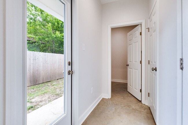 Photo - 204 Romero St