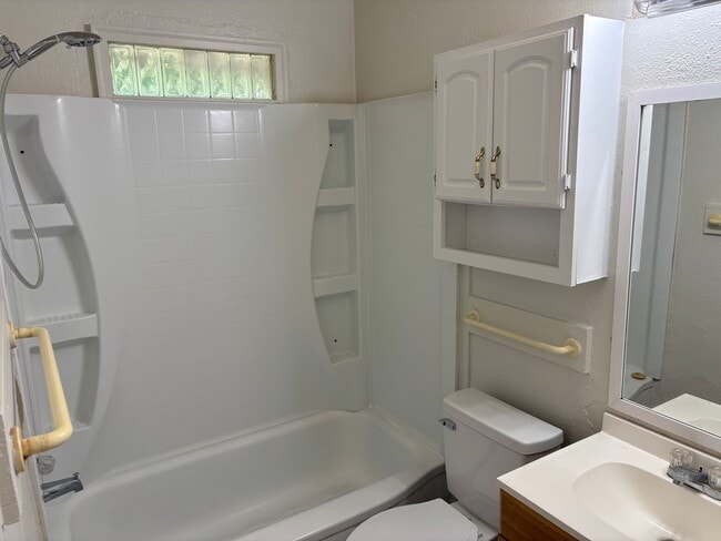 Photo - 2 bed / 1 bath home for rent in a great location. Features fresh flooring, new paint, and a fence...