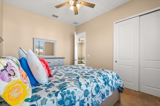 Photo - 6879 Arnoldson St