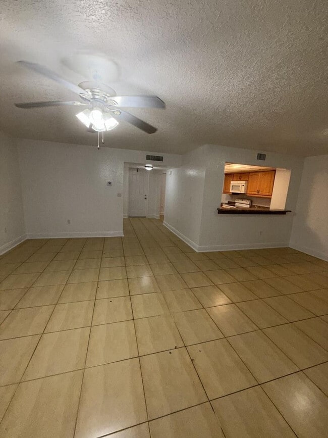 Photo - 8740 NW 40th St Unit 204