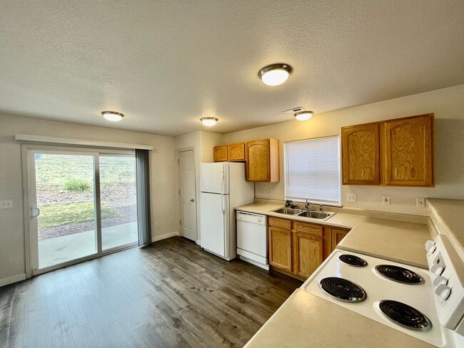 Photo - Nichols 1266-1268 Unit 1268