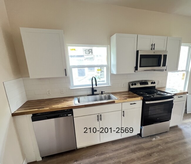 Photo - 1106 W Ridgewood Ct