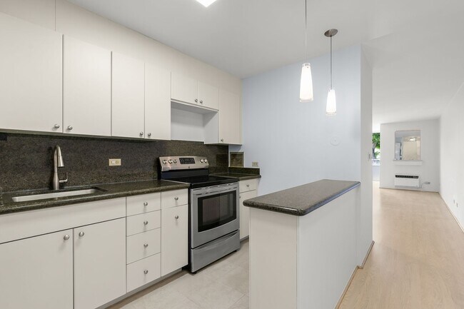 Photo - The Barclay 2bd/2ba/1pkg Unit 306