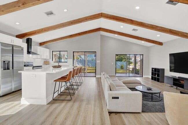 Photo - 940 Rainberry Lake Dr