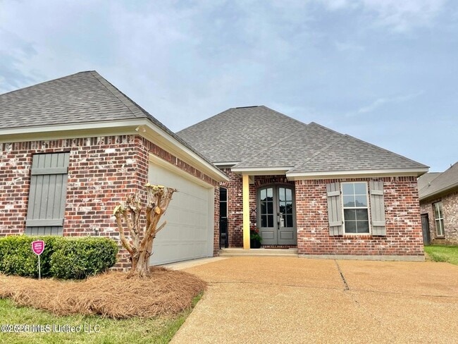 Building Photo - 718 Chambord Dr