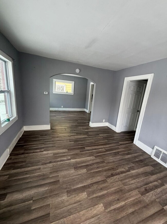 Photo - 3 bedroom Home Lower credit scores accepted with proof of income!!