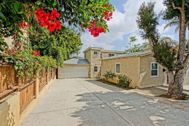 Building Photo - 1741 2nd St. Unit 1745