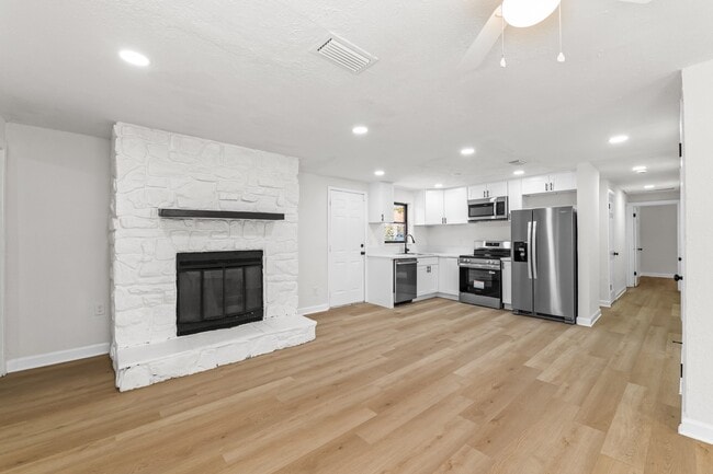 Photo - 1951 W 19th St