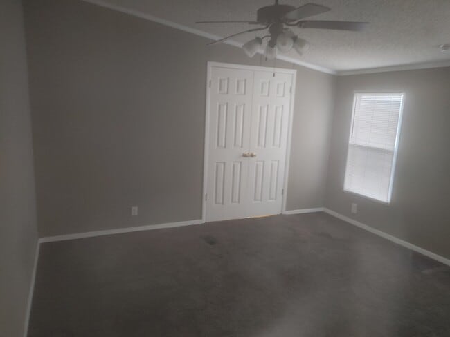 Photo - 128 Kelley Rd W