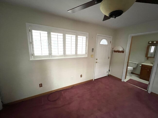 Photo - 4237 Strathmore Way