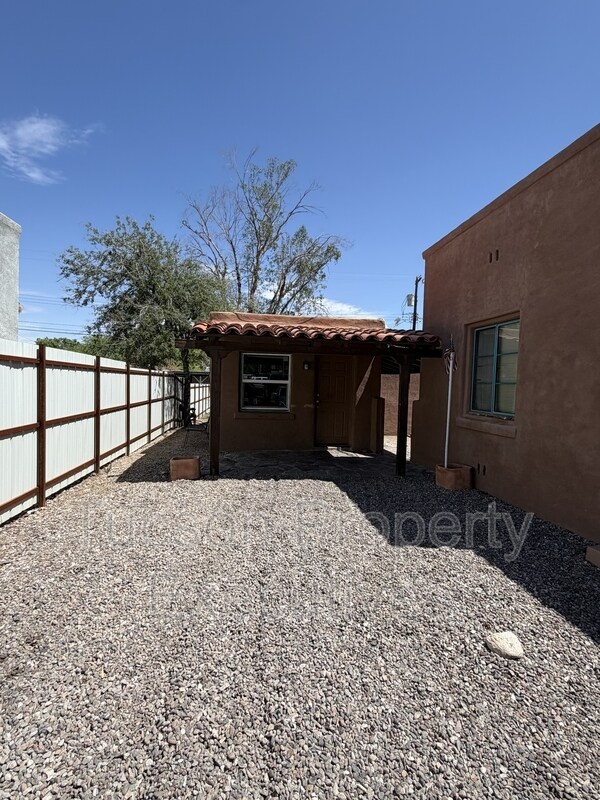 Photo - 1233 E Mabel St