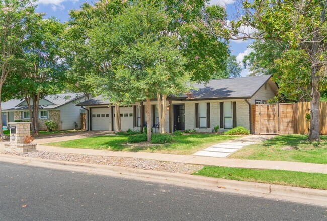 7002 Whispering Oaks Dr