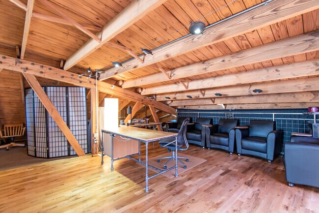 Photo - 1715 Church St