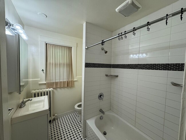 Photo - Great two story townhouse in the heart of Squirrel Hill!