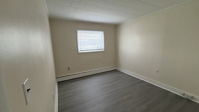 Photo - 3 Bedroom, 1 Bath Apartment with Southern Exposure. Unit 1