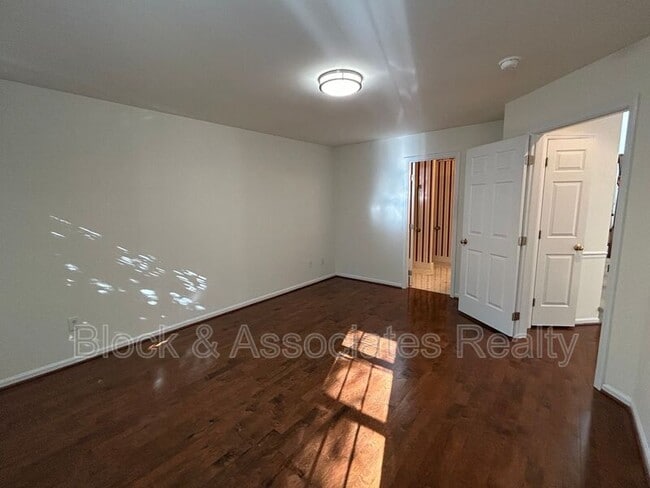 Photo - 7500 Riverside Ct