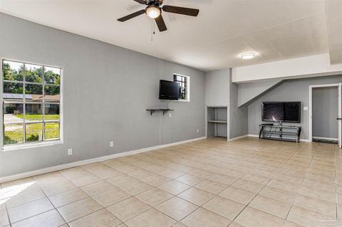 Photo - 3125 Logan Dr