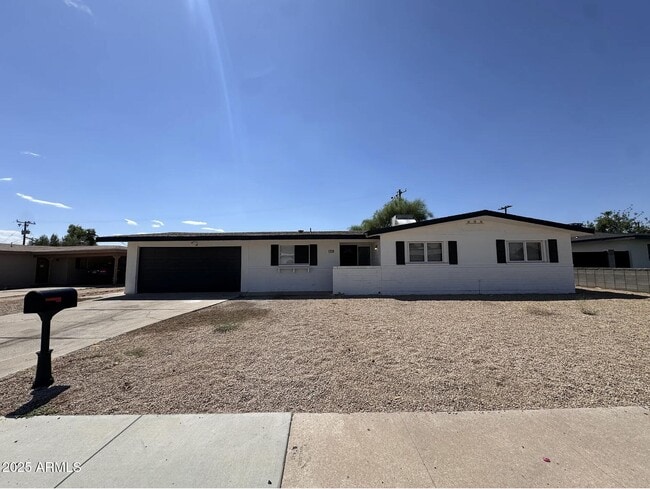 Building Photo - 1718 W Oraibi Dr Rental