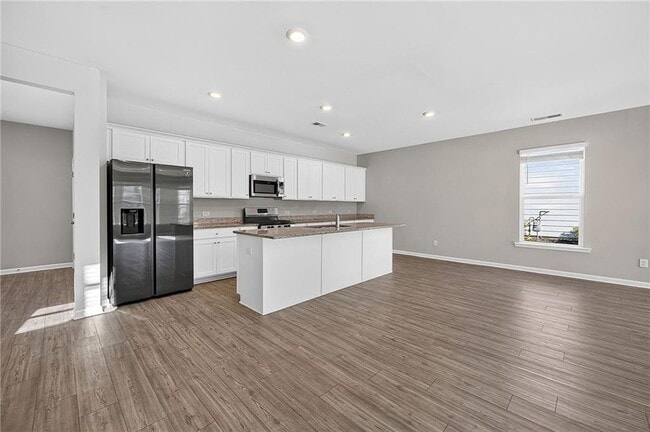 323 Golden Eagle Pkwy