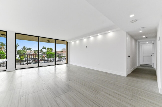 Photo - 899 Jeffery St Unit 208