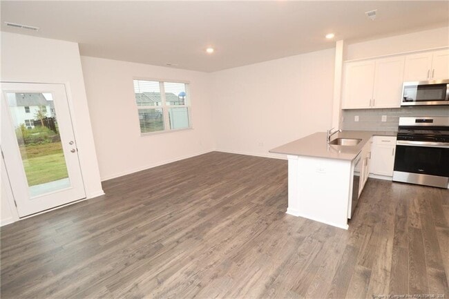 384 Freestall Dr