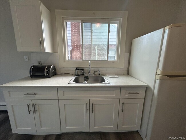 76 Robinwood Ave