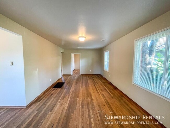 Photo - 2009 NW Tyler Ave