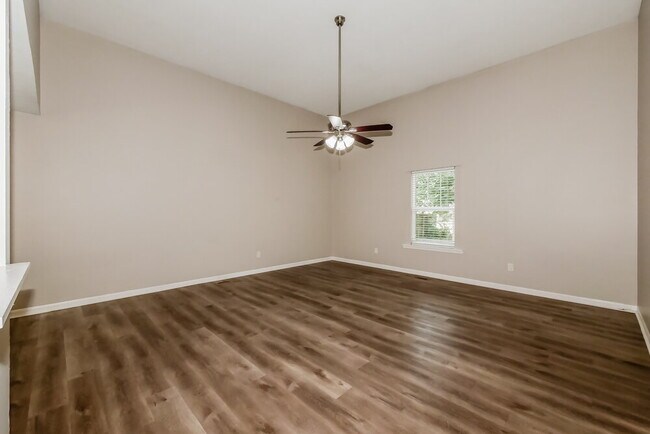 Photo - 4829 Lincoln Rd