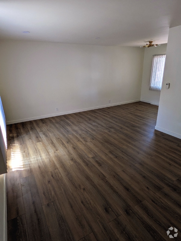 Building Photo - 1118 S Fairfax Ave Rental