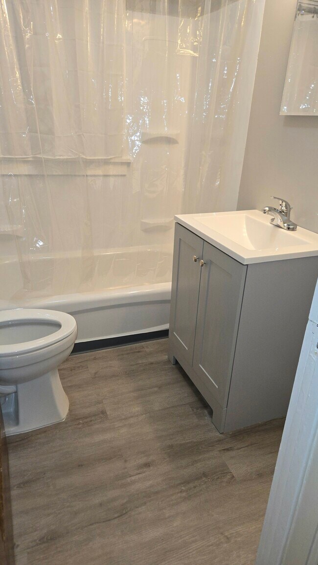 Bathroom - 414 Taunton Pl Unit Lower