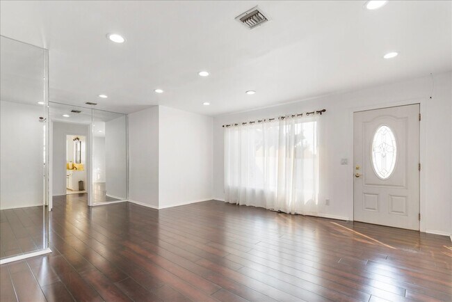 Photo - 520 Magnolia Ave