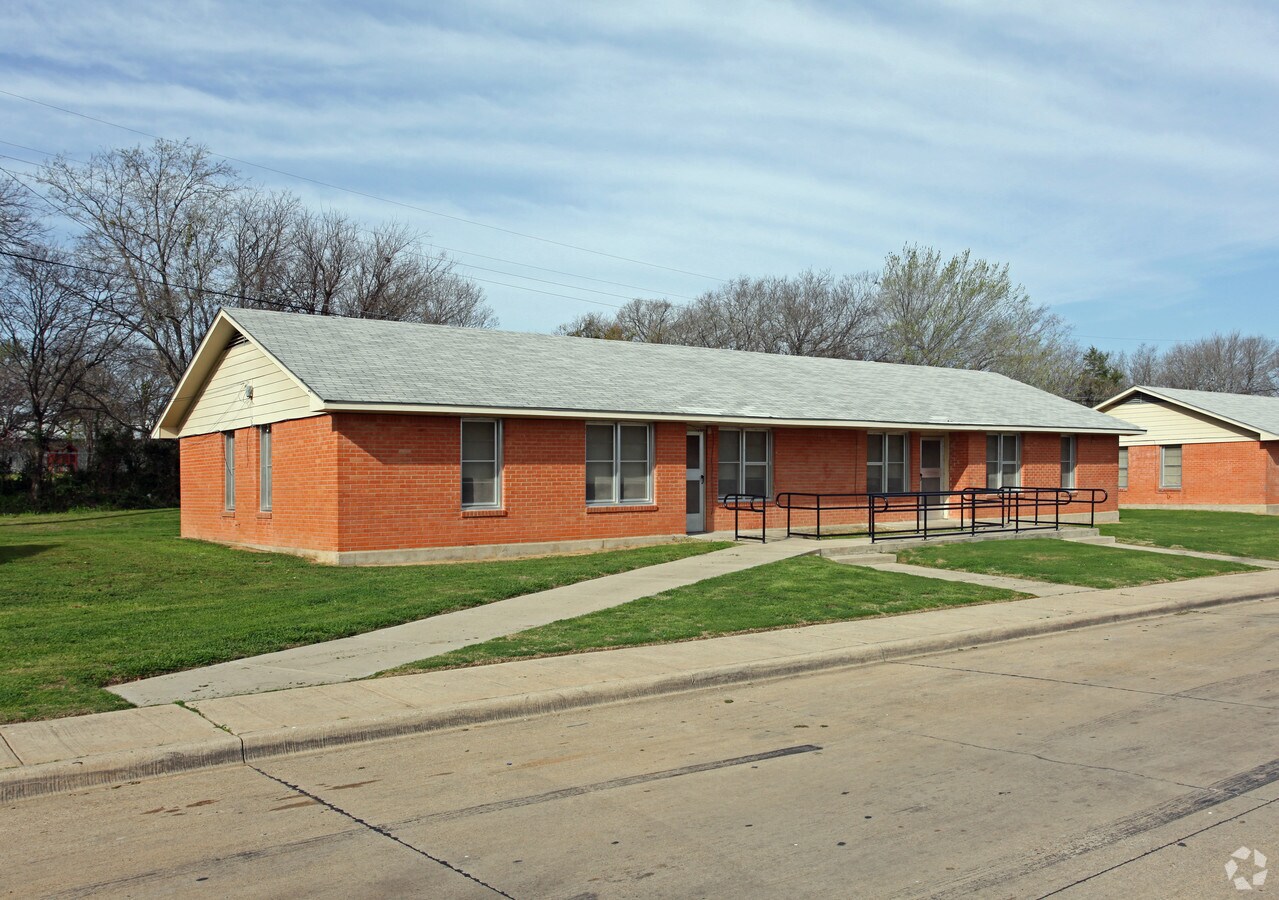 Photo - Carver Courts Apartments