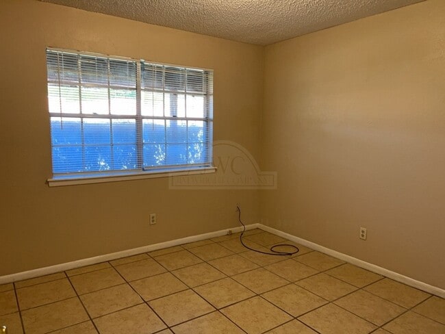 Photo - 1605 S FM 116