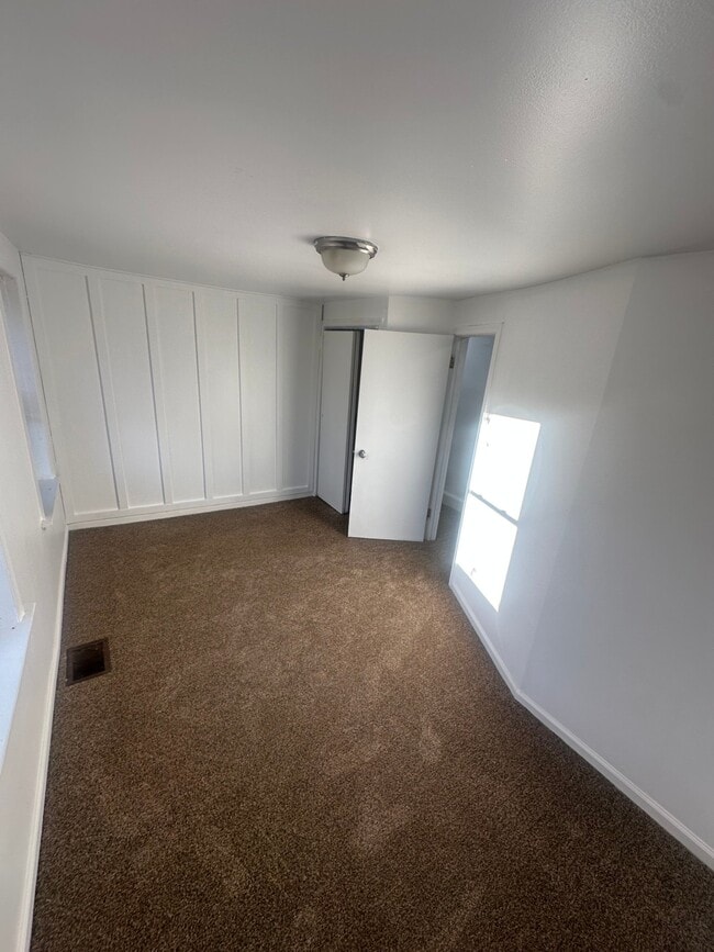 Photo - 2135 W Spencer Ave