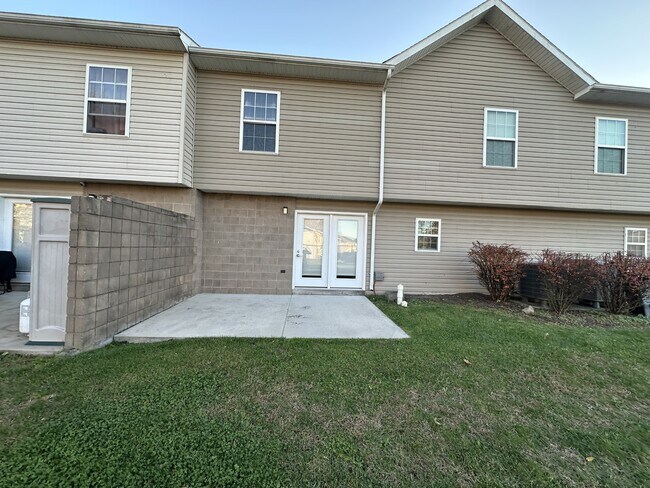 Photo - 1004 Hot Point Ave