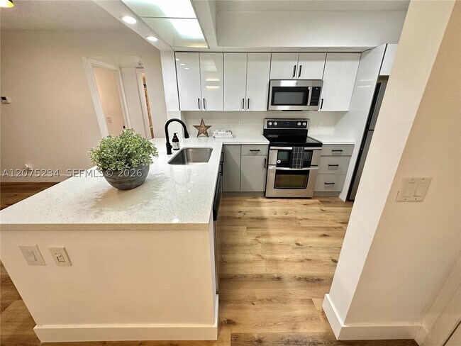 Photo - 202 Lake Pointe Dr Unit 104