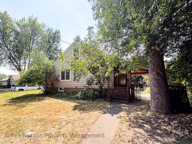 Photo - Darling Single Family Home on a Large Corner Lot