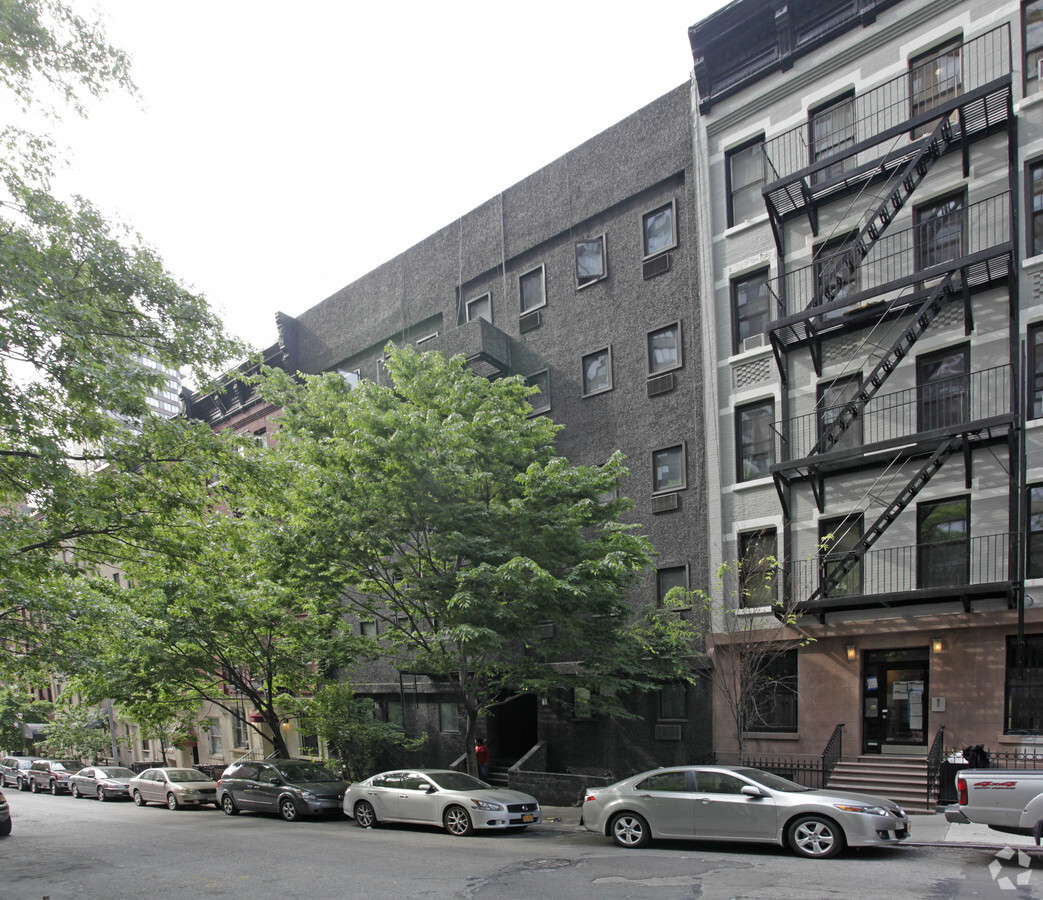 220 East 95th Street - 220 East 95th Street Apartments