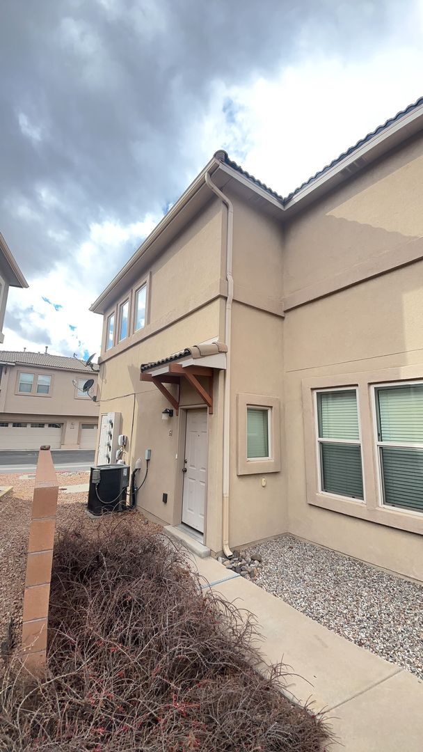 2 BEDROOM, 2 BATH CONDO w/GARAGE AVAILABLE... - 2 BEDROOM, 2 BATH CONDO w/GARAGE AVAILABLE...