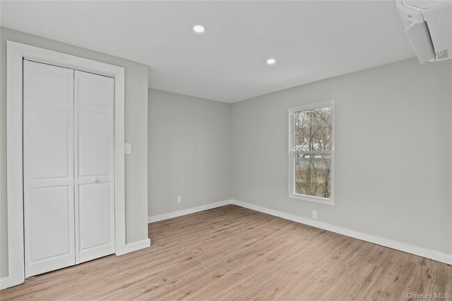 Photo - 8 Teatown Ct